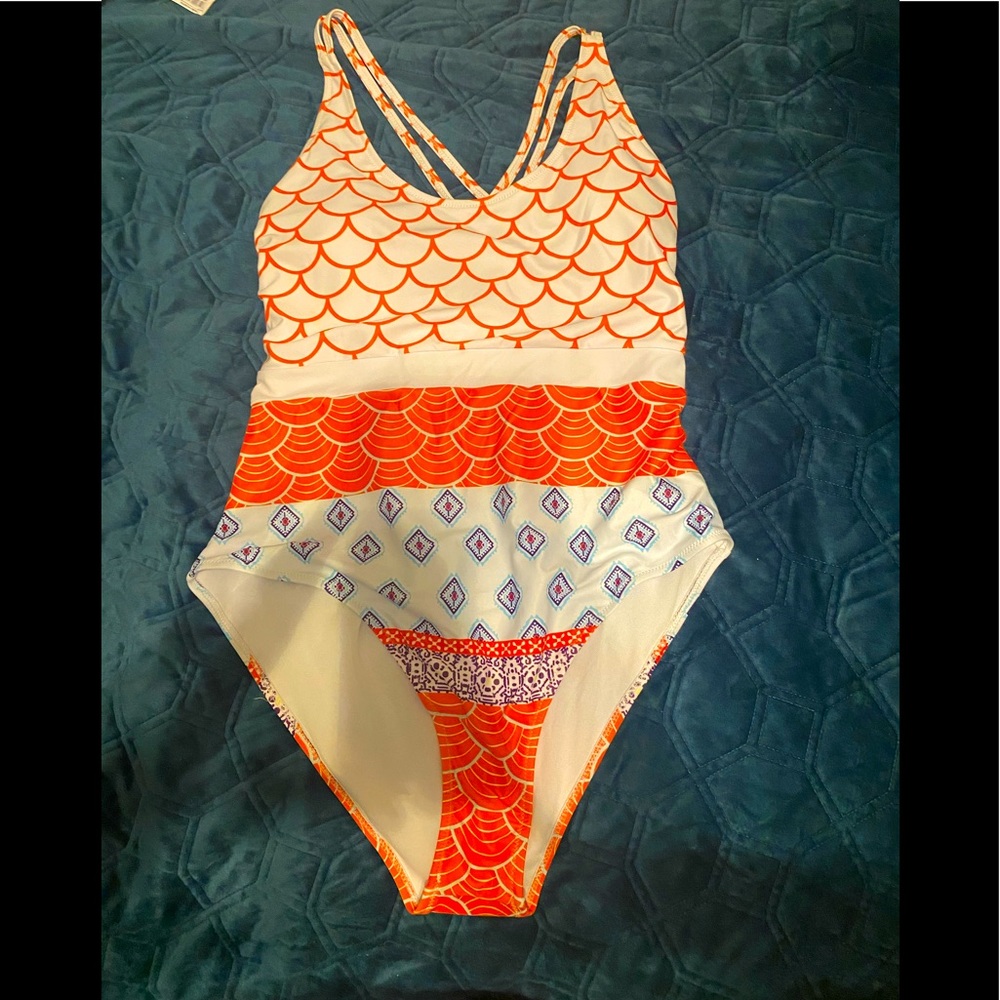 Size large cupshe bathing suit